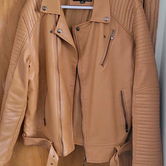 Jacket - Picture 4 of 6